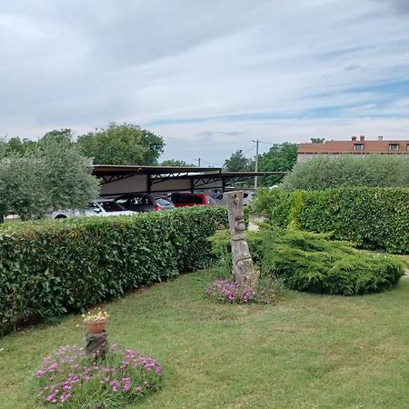 Apartments Villa Adamovic Umag Buitenkant foto