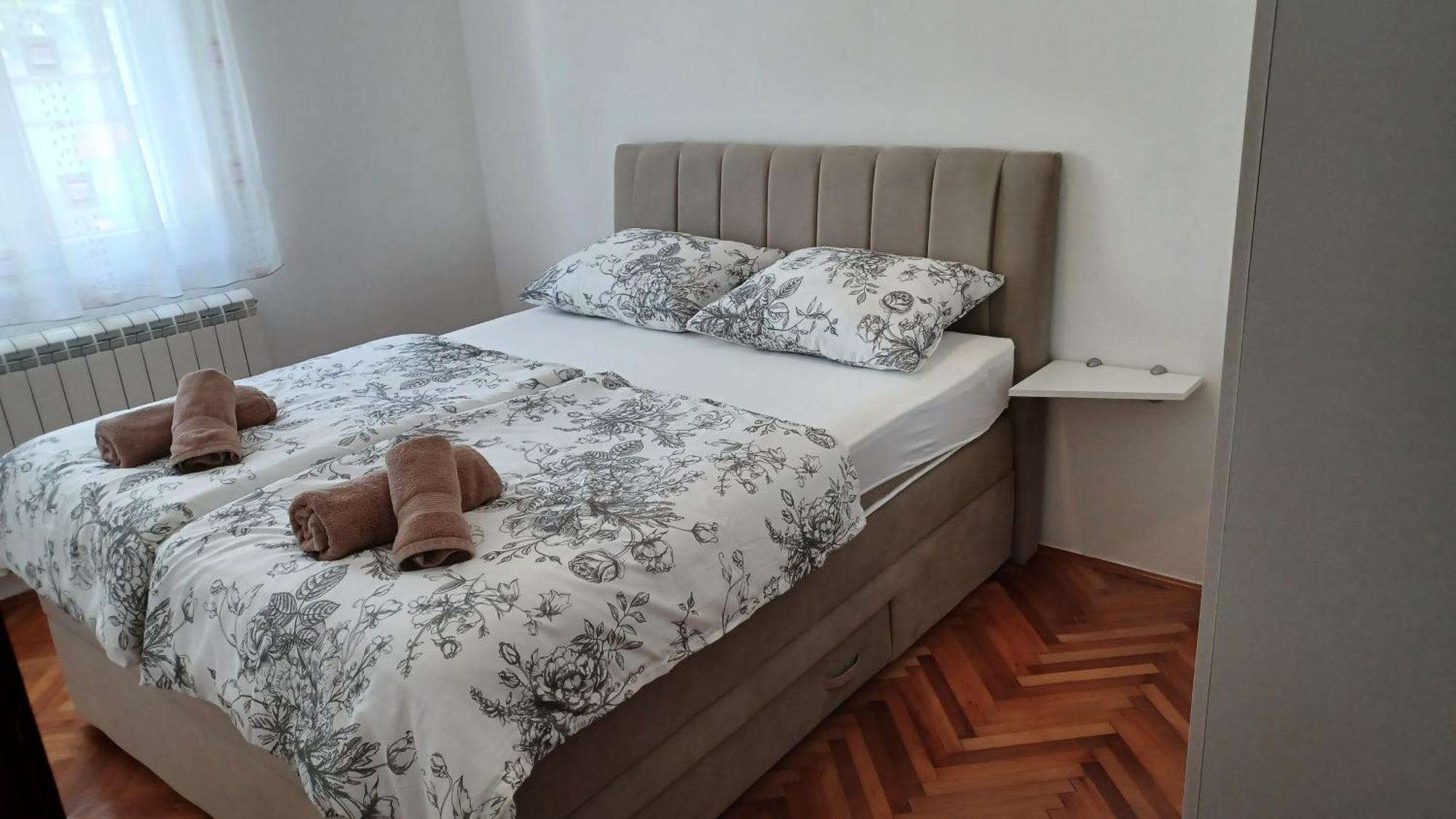 Apartments Villa Adamovic Umag Buitenkant foto