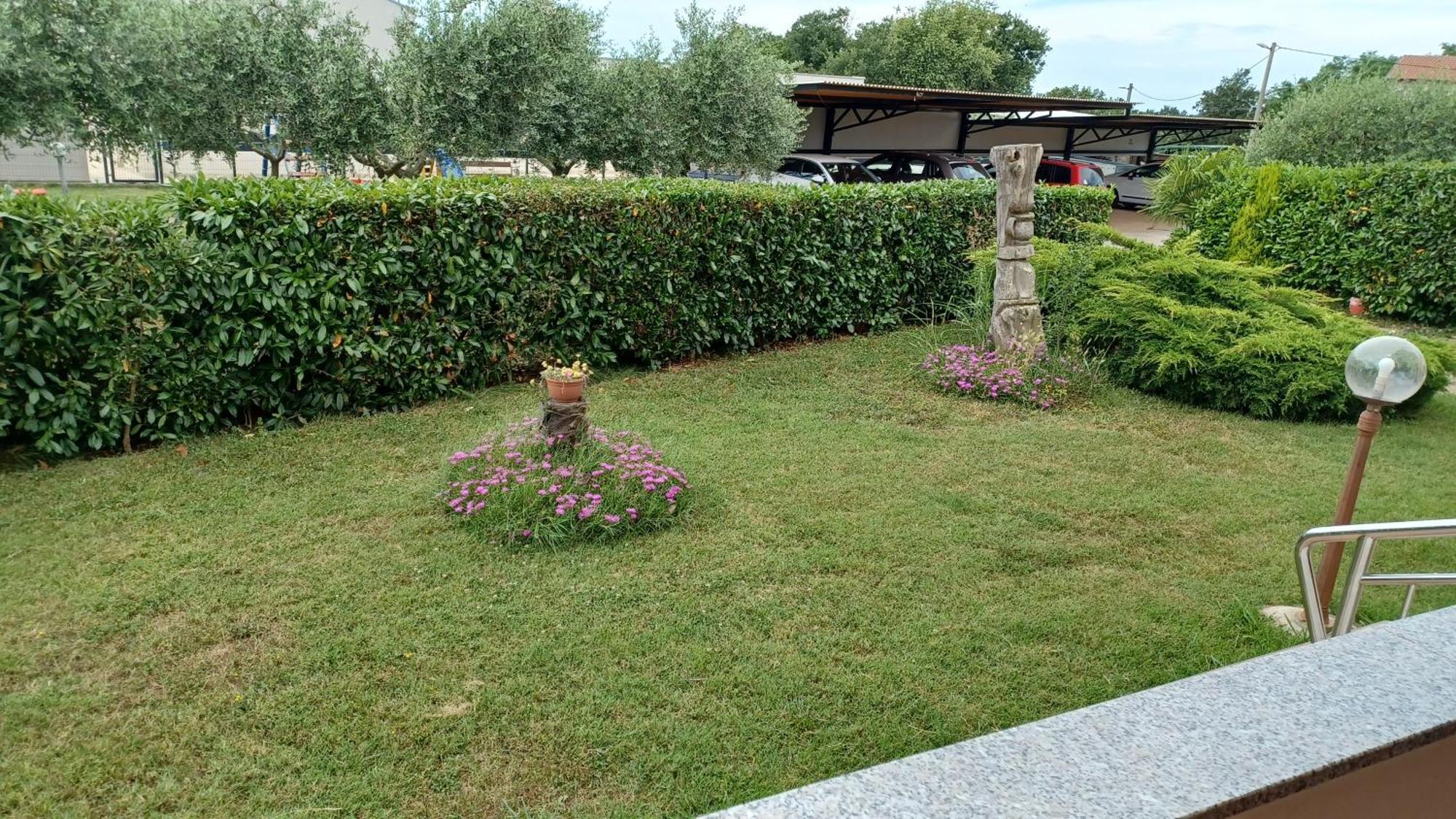 Apartments Villa Adamovic Umag Buitenkant foto