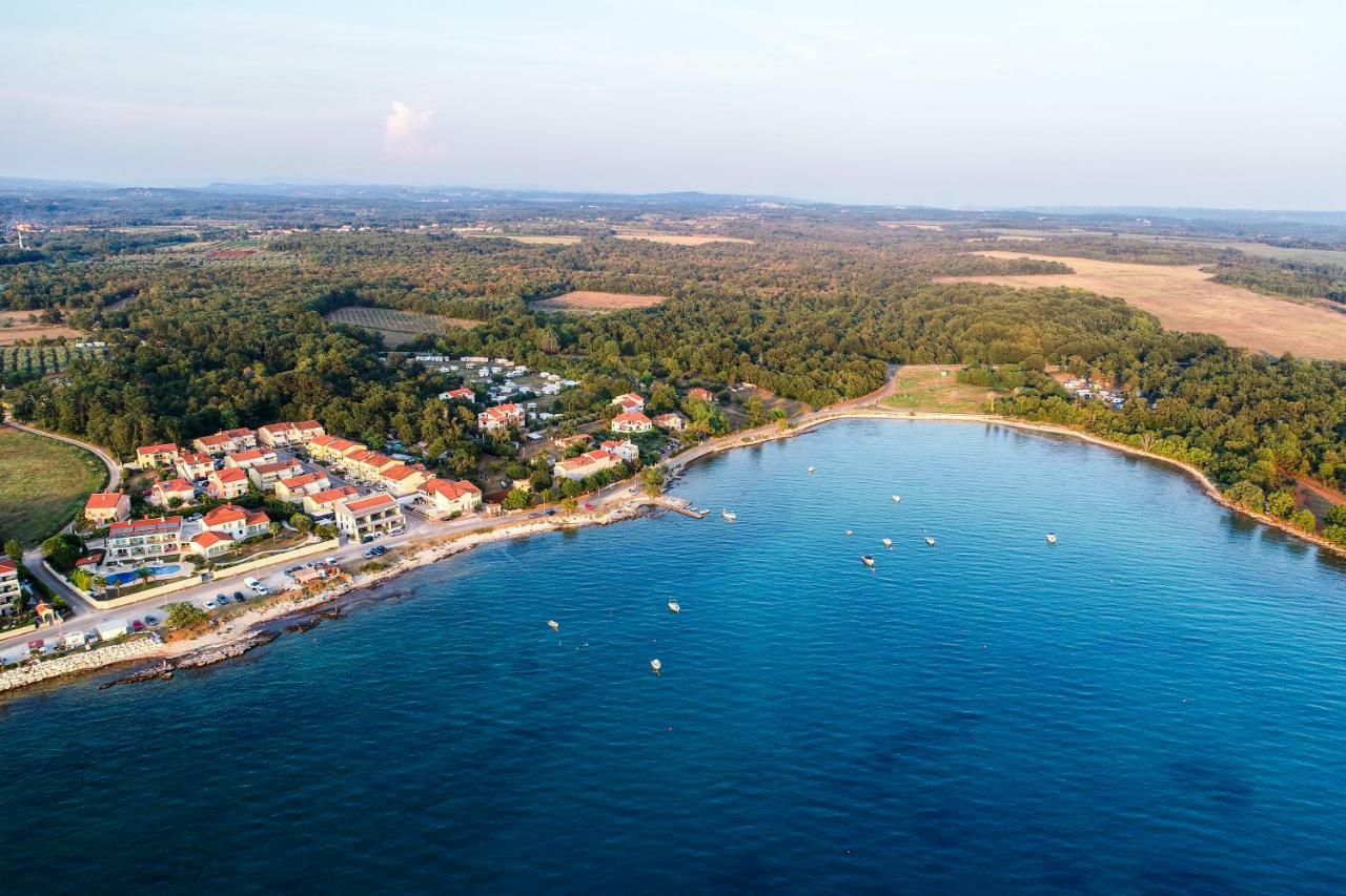 Apartments Villa Adamovic Umag Buitenkant foto