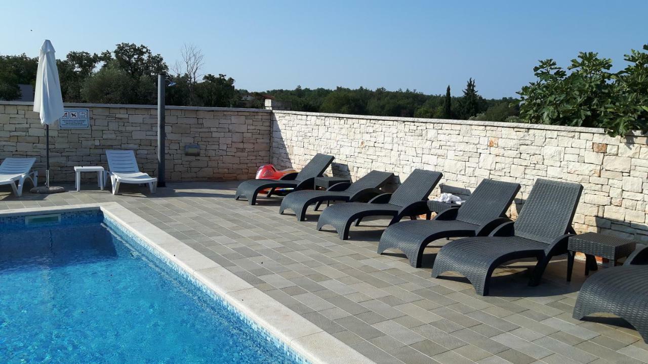 Apartments Villa Adamovic Umag Buitenkant foto